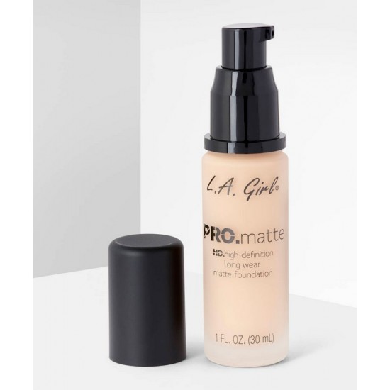 L.A GIRL Pro Matte Foundation - Bisque